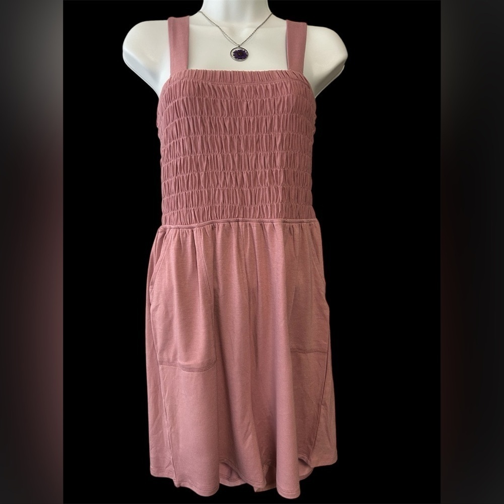 Zenana Blush Pink Smocked Women’s Shorts Romper with pockets, Large, NWOT
